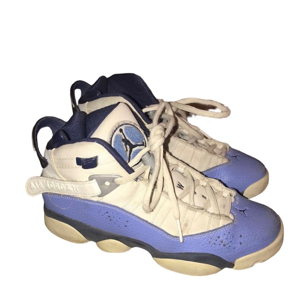 Boys Jordan’s size 5 big kids
